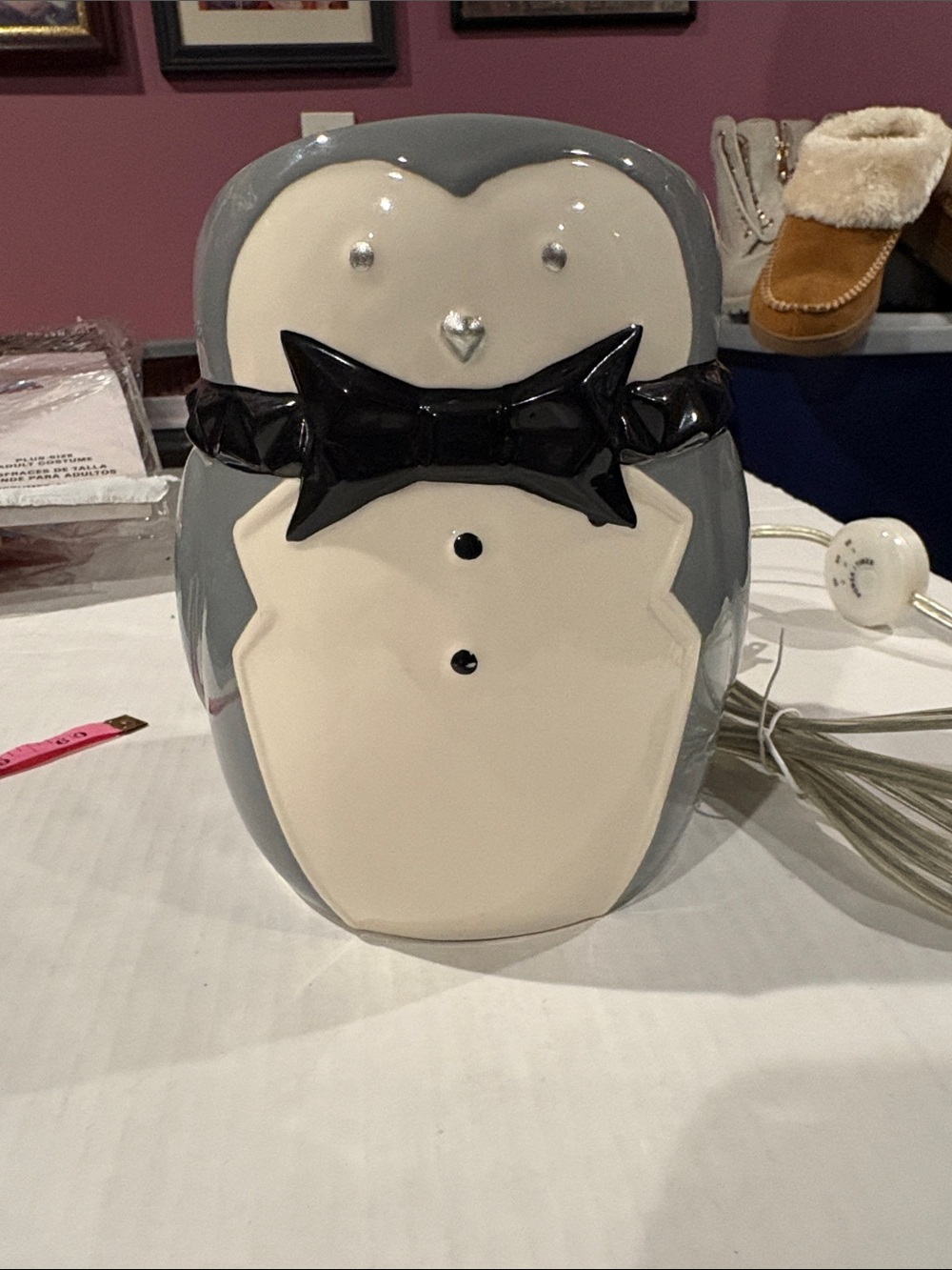 Yankee Candle penguin Gray and White Electric Wax Warmer Base